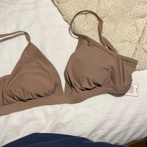 New with tags Kona sol bikini top!